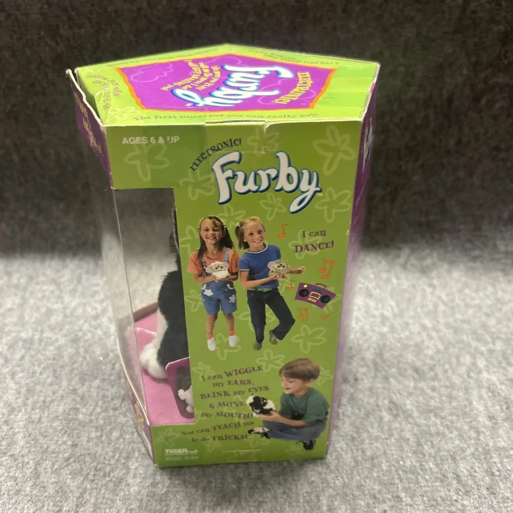 Vintage Black & White Furby 1998 Tiger Electronics New‎ Sealed In Box #70-800